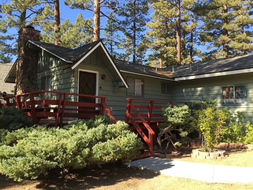Snowridge - Walk to Oktoberfest & Snow Play, Fireplace, Deck, Barbecue - Image 1