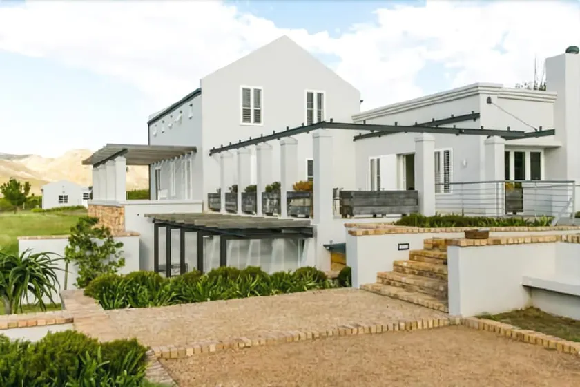 South Hill Guesthouse - Image 1