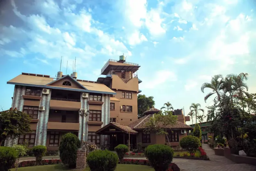 Safari Adventure Lodge - Image 1