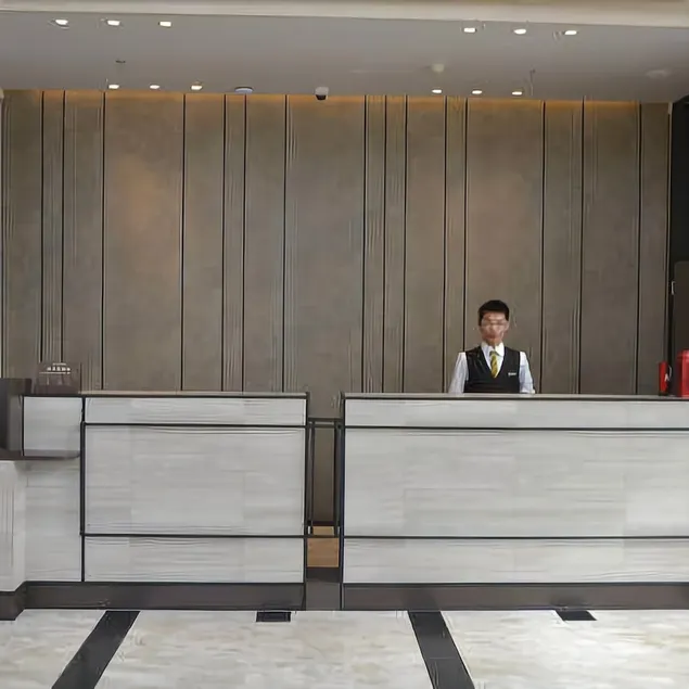Home Inn Plus Dalian High-Tech Park Wanda Plaza - Image 1