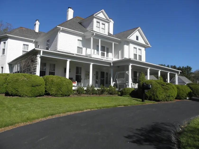 The Doctor's Inn - Image 1