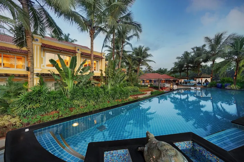 Mayfair Hideaway Spa Resort - Image 1