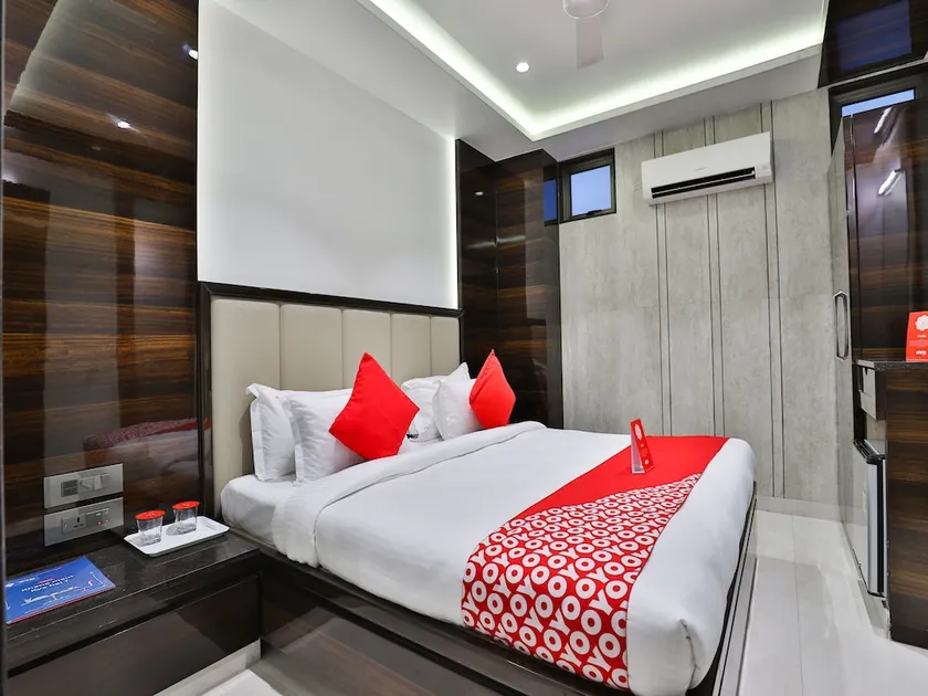 Elite Rooms & Banquet By OYO Rooms - Image 1