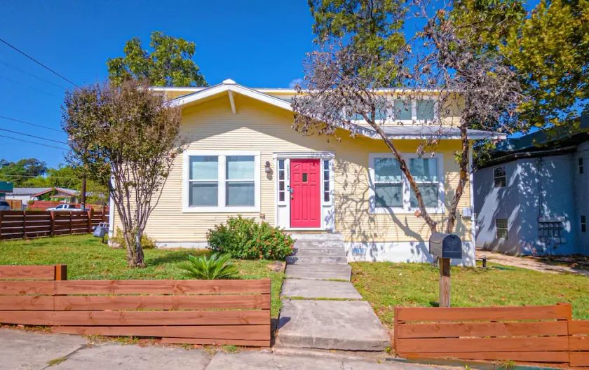 Magnificent Large Home Near Downtown - Image 1