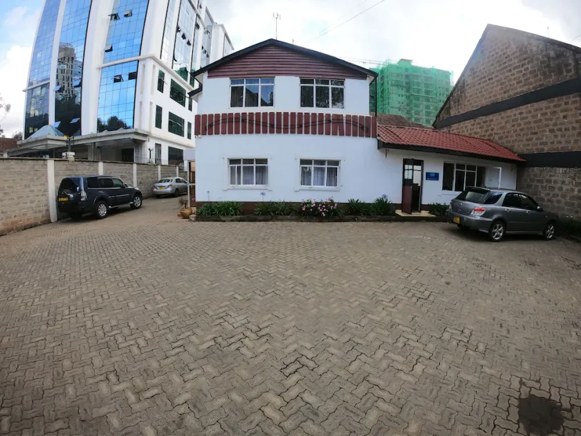Fahari Palm Guesthouse - Image 1