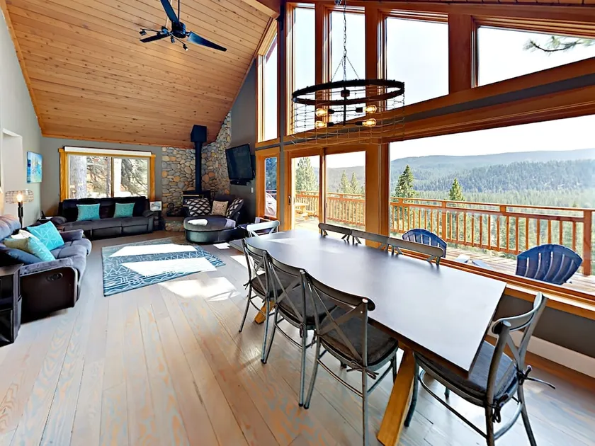 New Listing! 4br W/ Deck & Stunning Mt. Views 4 Bedroom Home - Image 1