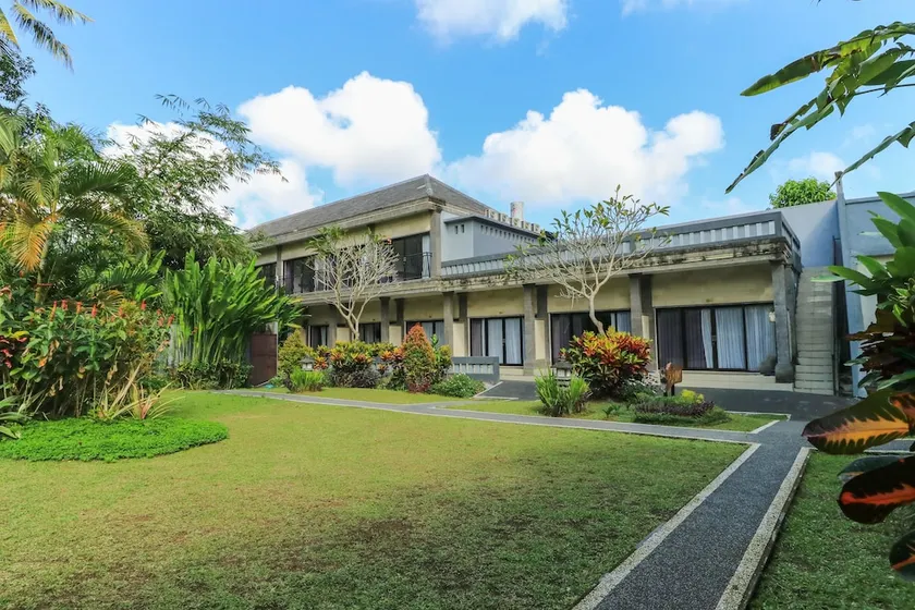 Purnama Hotel - Image 1