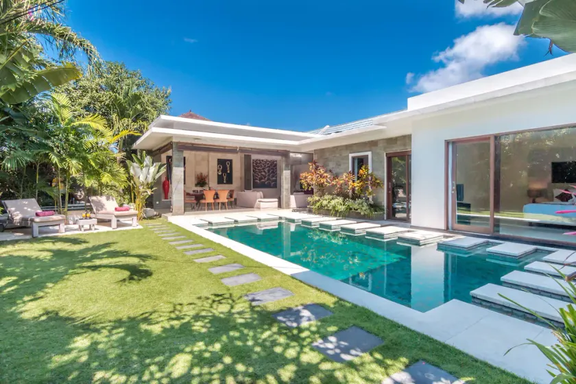 Villa LA - Image 1