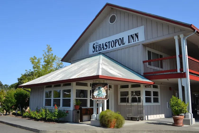 The Sebastopol Inn - Image 1