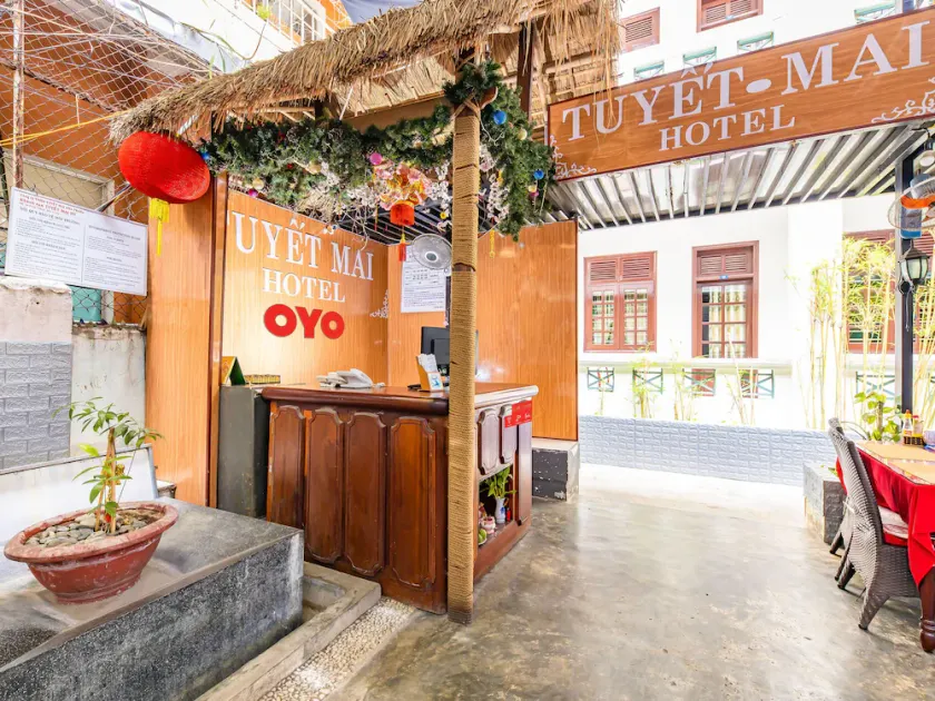 OYO 381 Tuyet Mai Hotel - Image 1