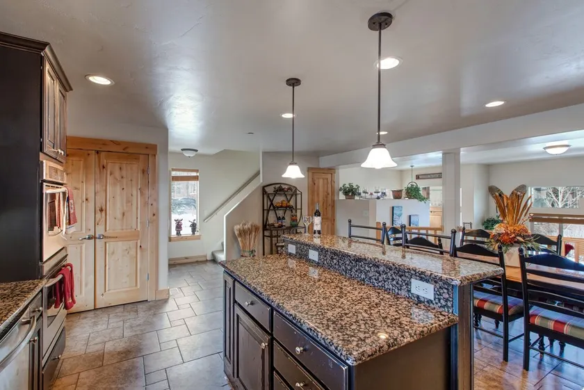 Luge Lane 5 Bedroom Townhouse by RedAwning - Image 1