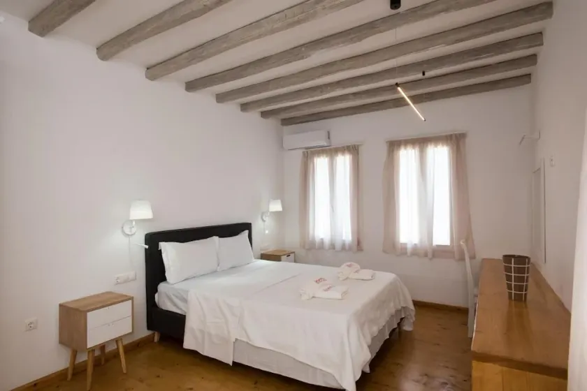 Luxury Sea View Apartment with shared pool - Image 1