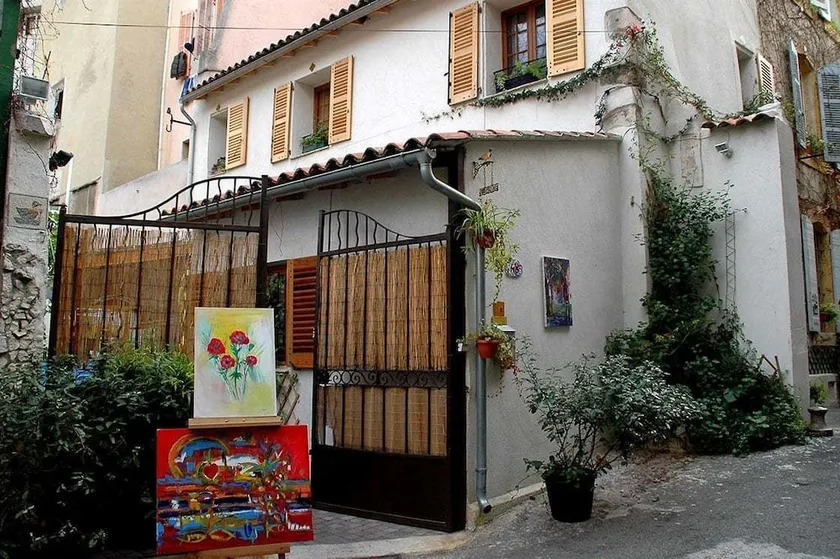Maison Du Petit Canard - Image 1