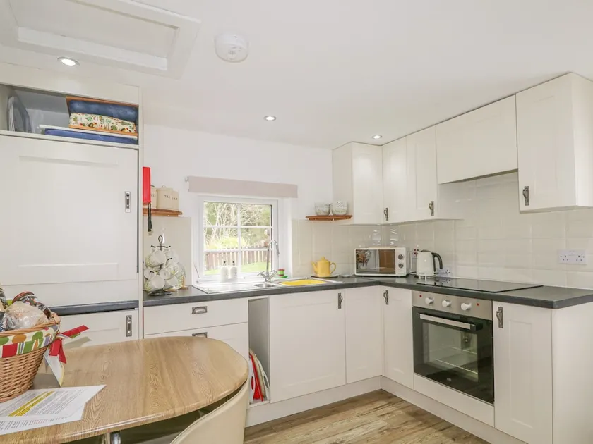Woodside Cottage - Image 1
