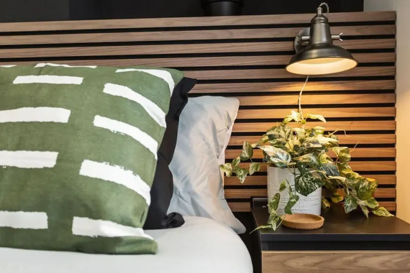 OnPoint-Modern & Fresh Studio Apt - Image 1