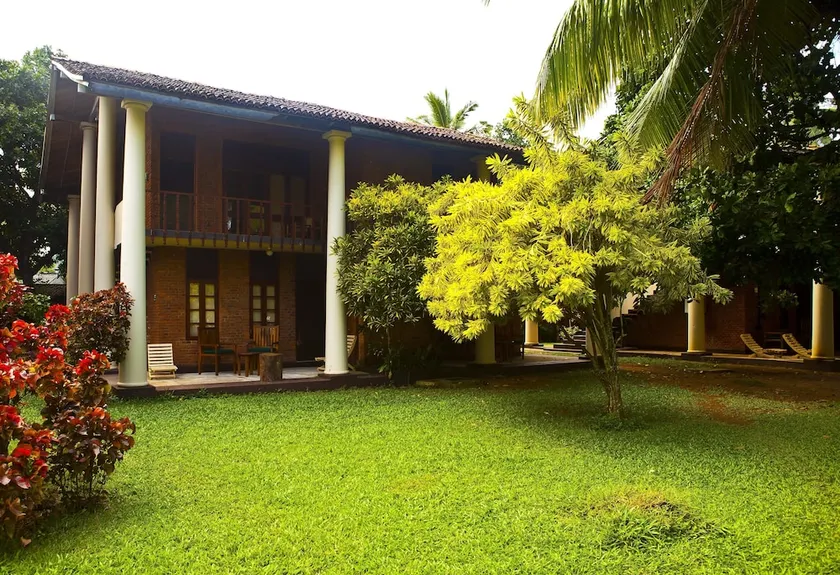 Rivi Ras Hotel - Image 1