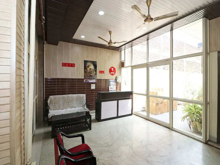 Hotel Sachin By OYO Rooms - Image 1