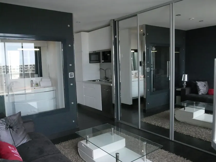 Studio VIP Héliopolis AB - Image 1