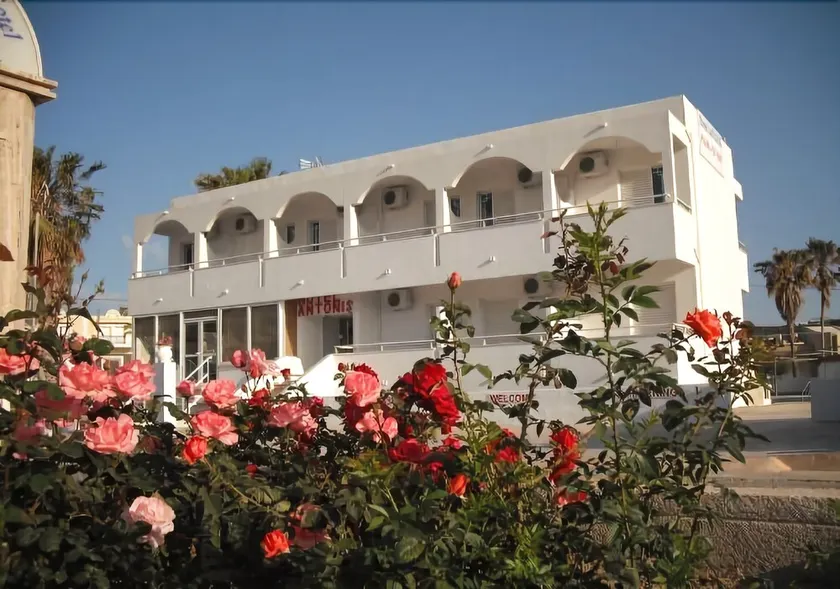 Antonis Hotel - Image 1