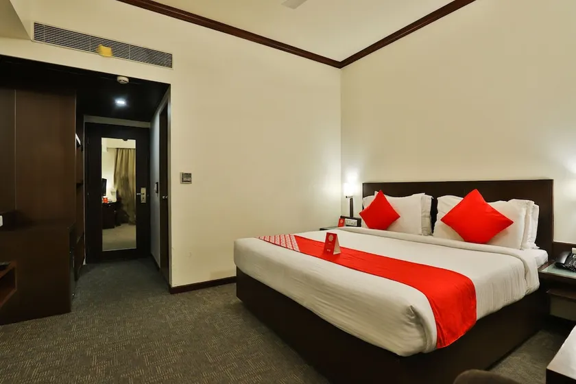 Hotel Aum Regency by OYO - Image 1