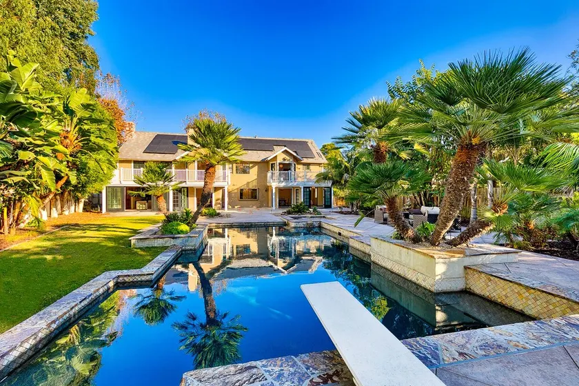 5BDRM Villa Via Mil Cumbres - Image 1