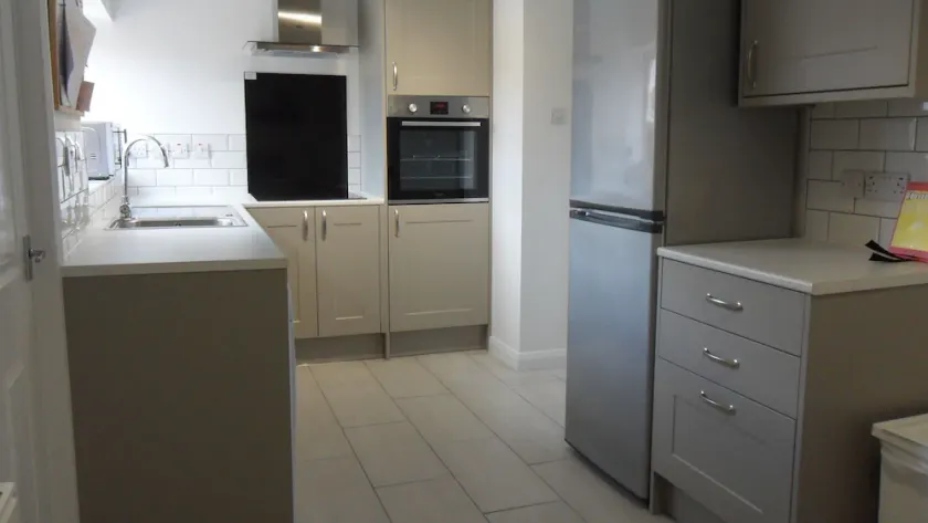 3 Bed Broomfield Road Newport Shropshire - Image 1