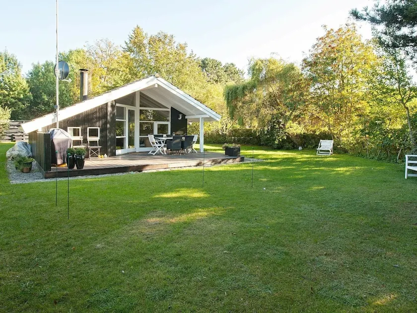 Comfy Holiday Home in Væggerløse With Sauna - Image 1