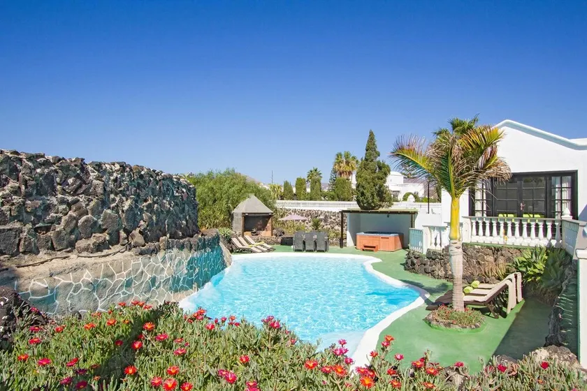 Villa La Fuente - Image 1