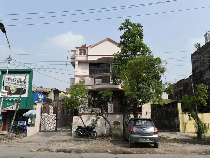 OYO 17017 Mu Stay Guest House - Image 1