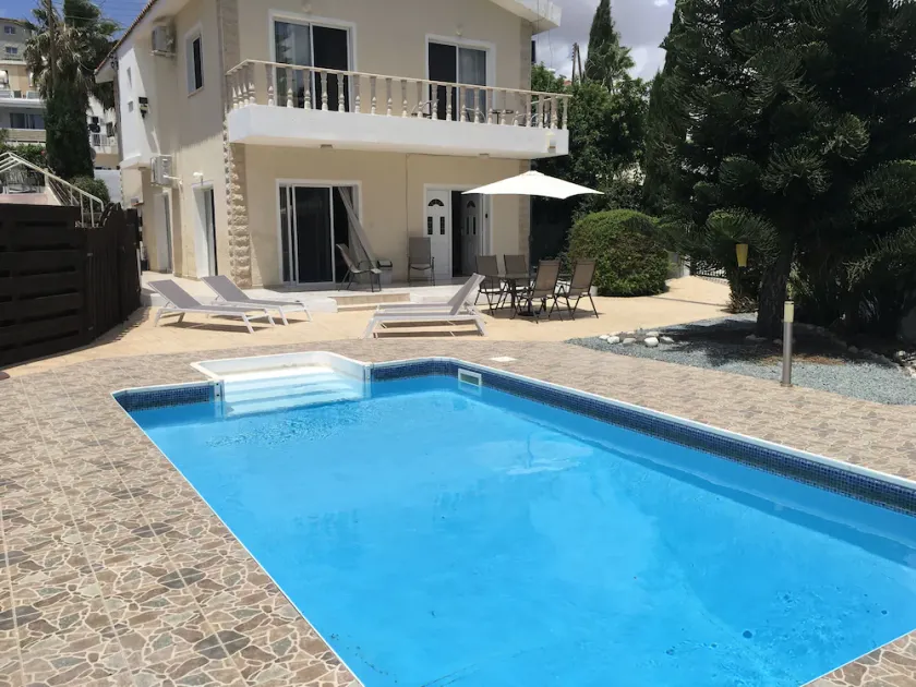 3 Bed Villa 10 Minutes Drive From Beautiful Beach - Image 1