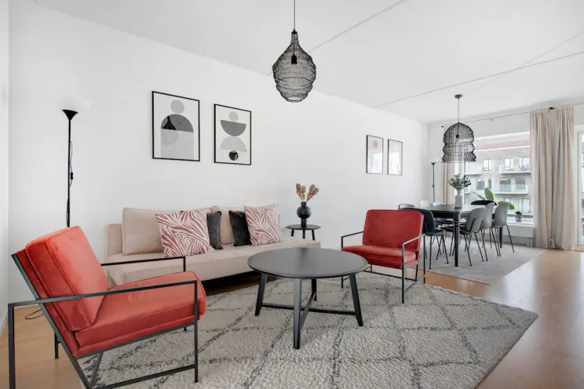 Sanders Arena - Cute 3-bdr Apt Close to Metro - Image 1