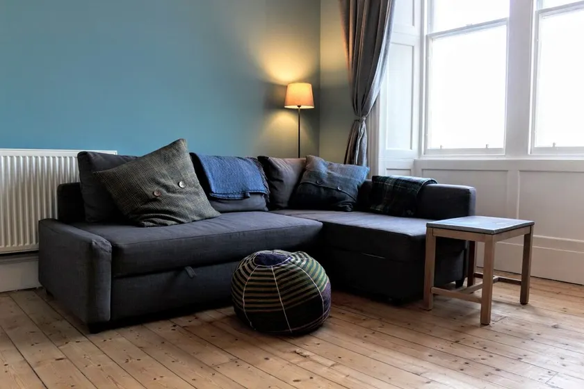 Modern Arthurs Seat Apartment - Image 1