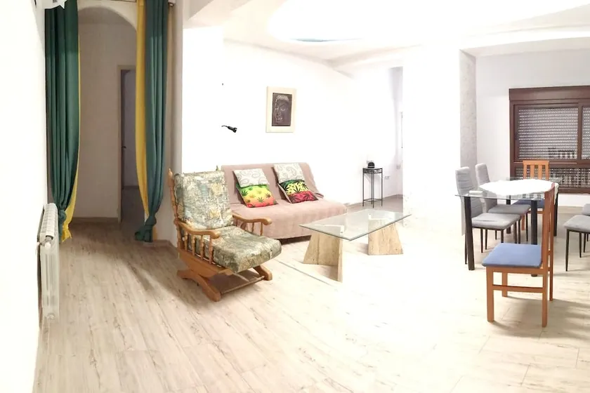 Apartment with 4 bedrooms in Reus with wonderful city view balcony and WiFi - Image 1