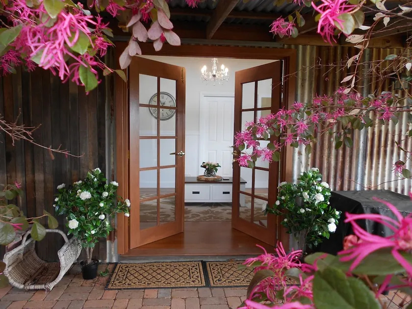 Milton Country Retreat - Image 1
