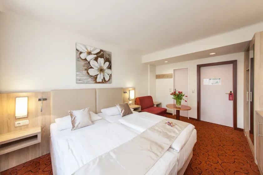 NOVUM Hotel Garden - Image 1