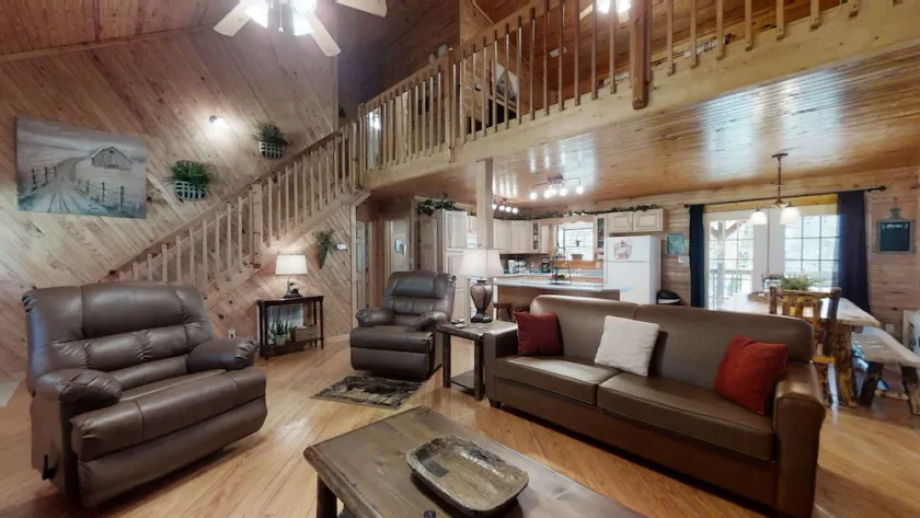 A Cowpoke's Dream 3 Bedroom Cabin by RedAwning - Image 1