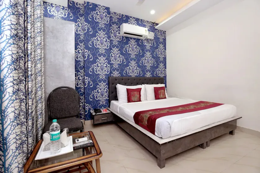 Hotel Crossroads by OYO Rooms - Image 1