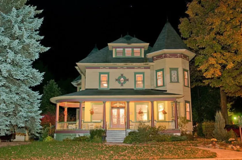 Sleepy Hollow Bed And Breakfast Gananoque - Image 1