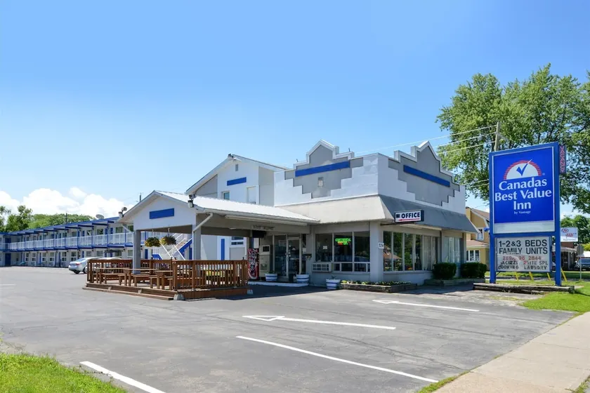 Joys Inn Niagara Falls - Image 1