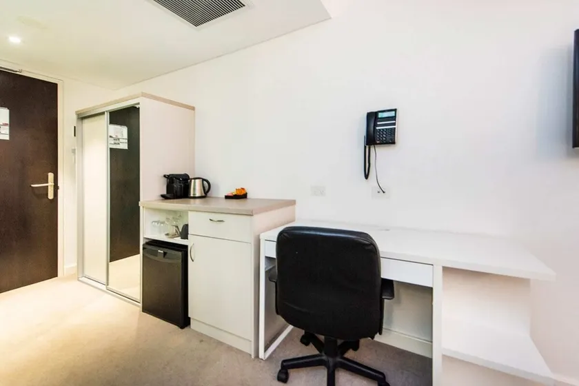 Elegant Studio With Fantastic Rooftop Views - Image 1