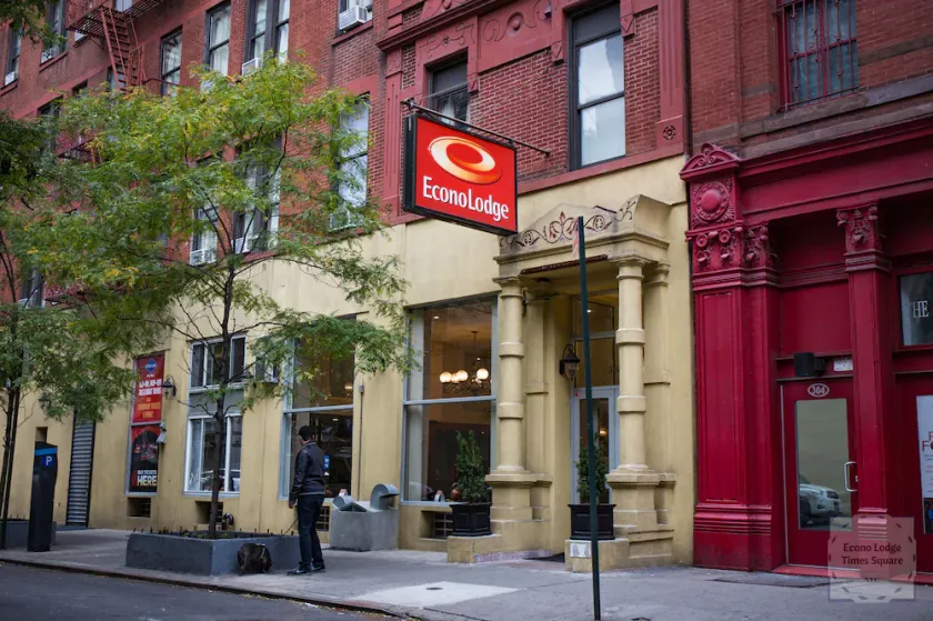Econo Lodge Times Square - Image 1