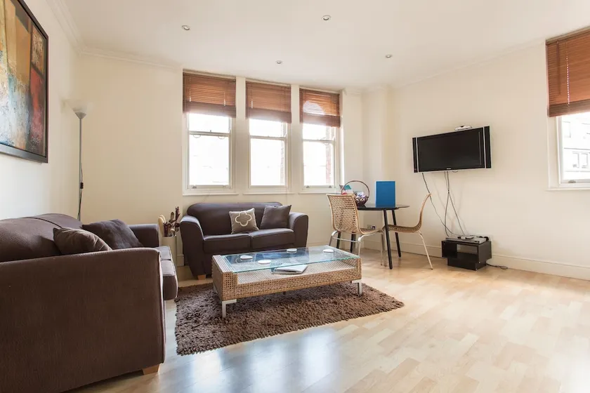 Urban Stay Astral House Apartments - Image 1