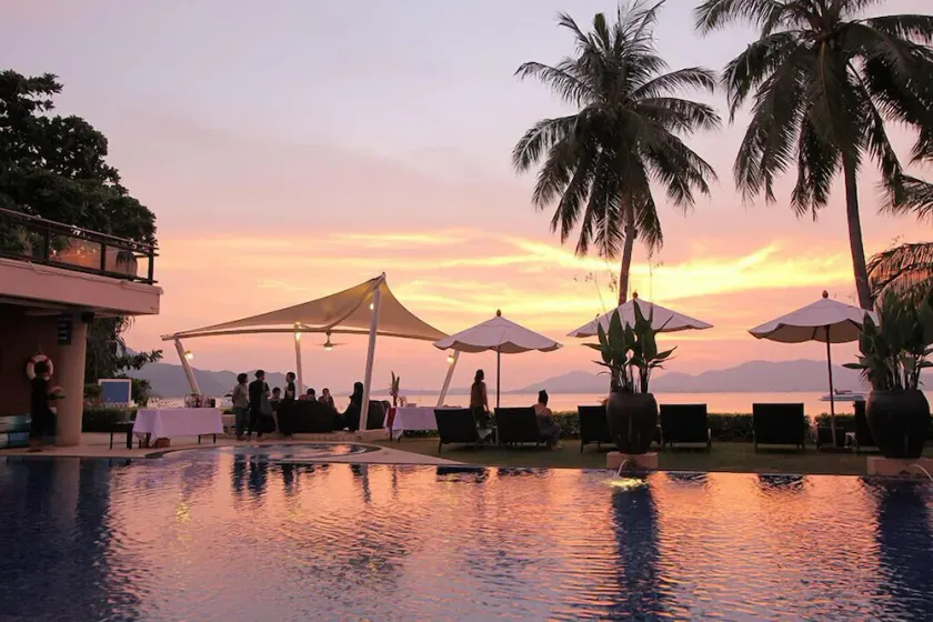 Cloud 19 Beach Retreat - Image 1