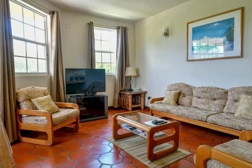 Two Bedroom Apartment With Pool Located in a Quiet Community - Image 1