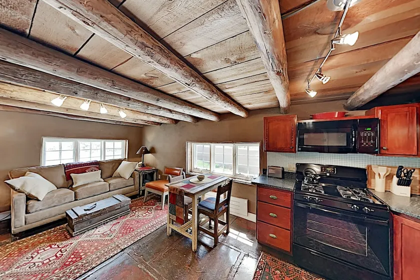 Luxe Casita W/ Kiva, Full Kitchen & Steam Shower 1 Bedroom Duplex - Image 1