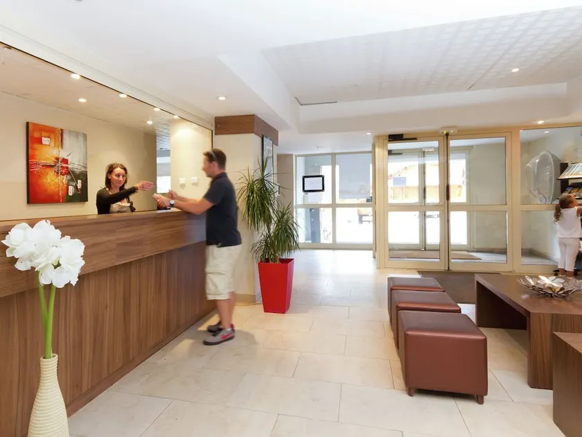 Comfortable Apartment With Balcony 200m From the City Center - Image 1