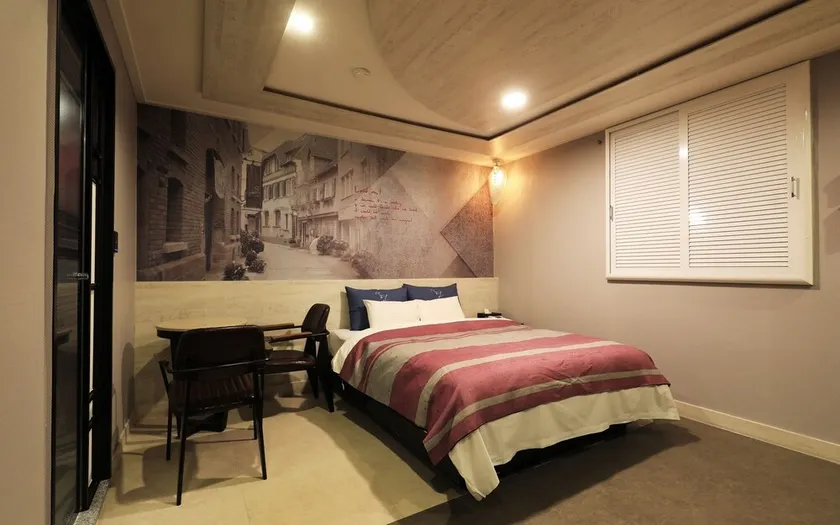 Dean Tourist Hotel - Image 1