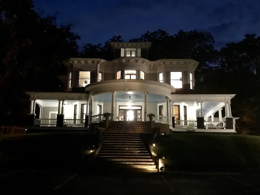 Edwardian Inn - Image 1