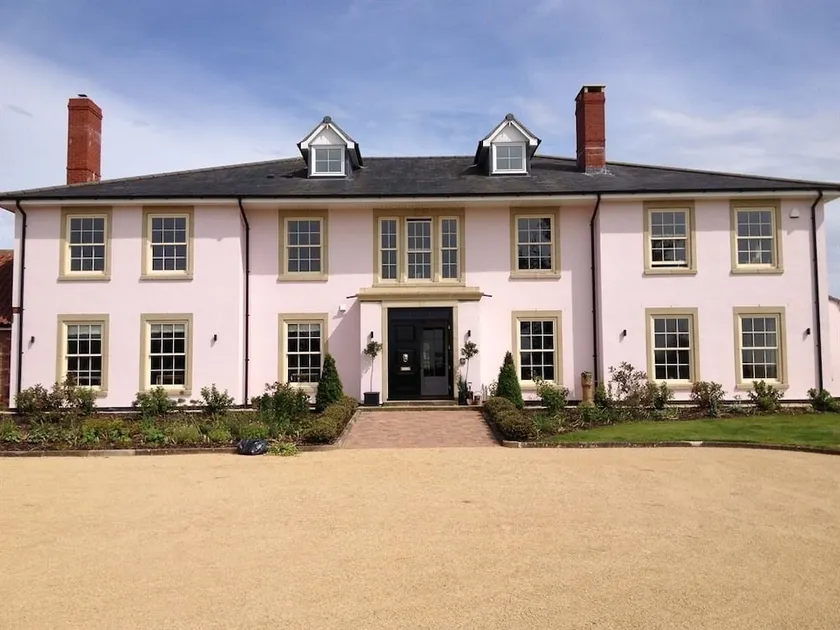 Nyland Manor - Image 1