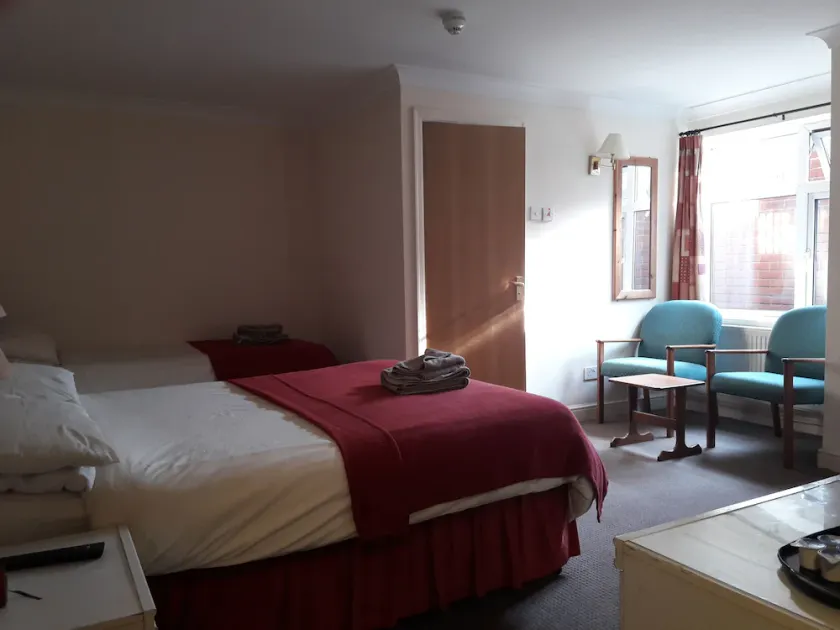 Highgrove Guest House - Image 1